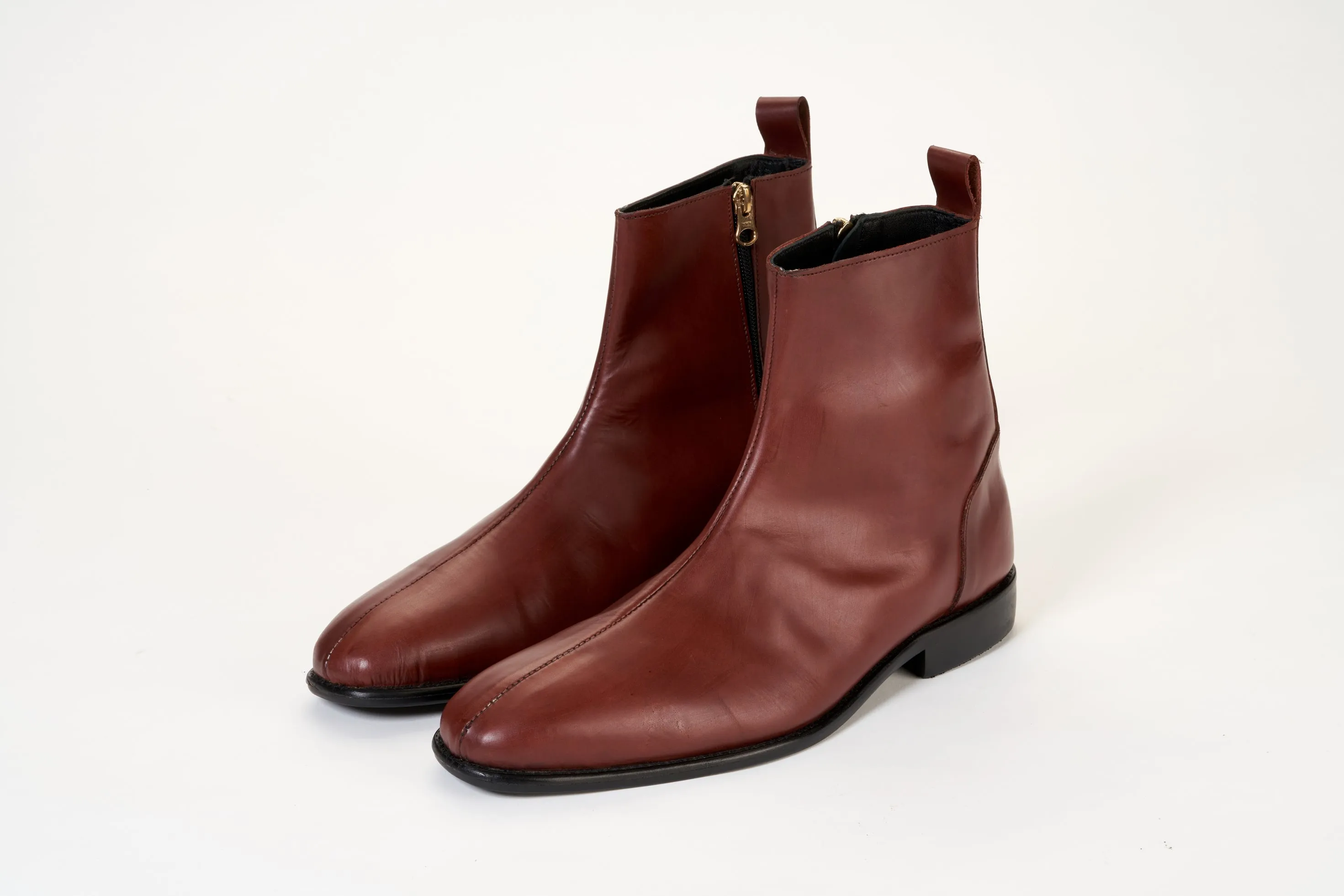 Ajadi Boots in Brown Leather with Side Zipper and Black Leather Soles