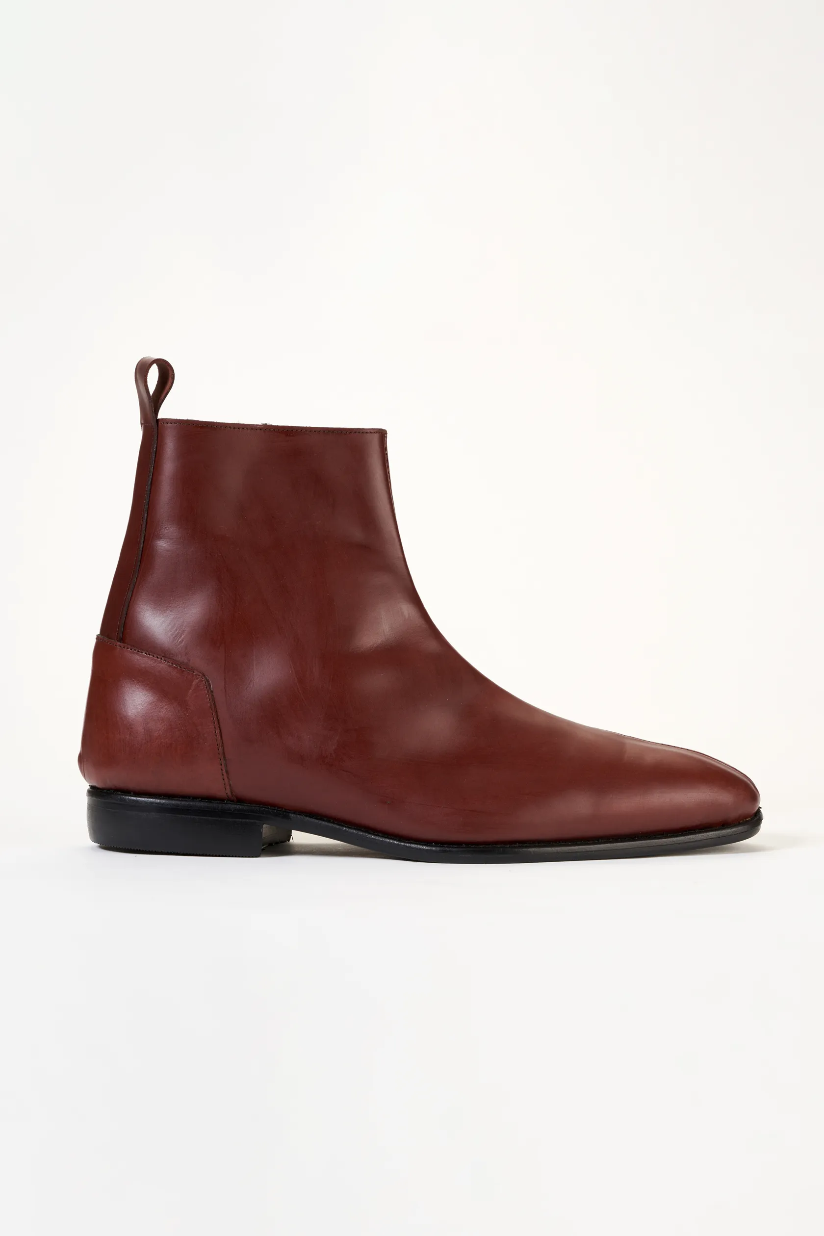 Ajadi Boots in Brown Leather with Side Zipper and Black Leather Soles