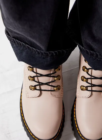 DR. MARTENS LEONA VINTAGE TAUPE