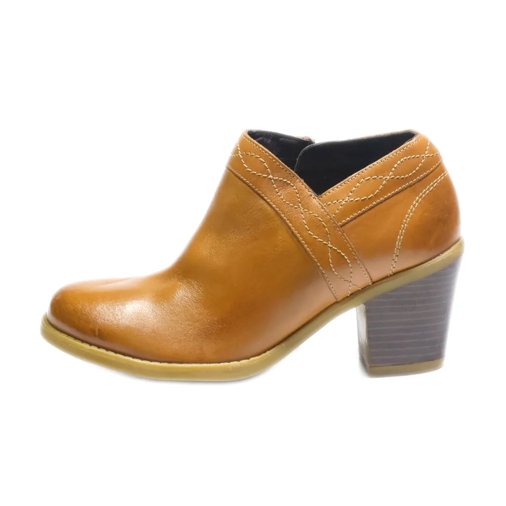 Earth Ankle Boots Leather Brown Colour For Women