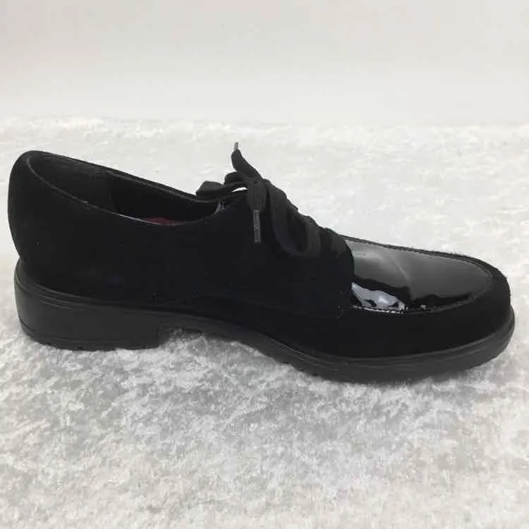 Munro Women Size 10 Black suede Patent Detail Loafers