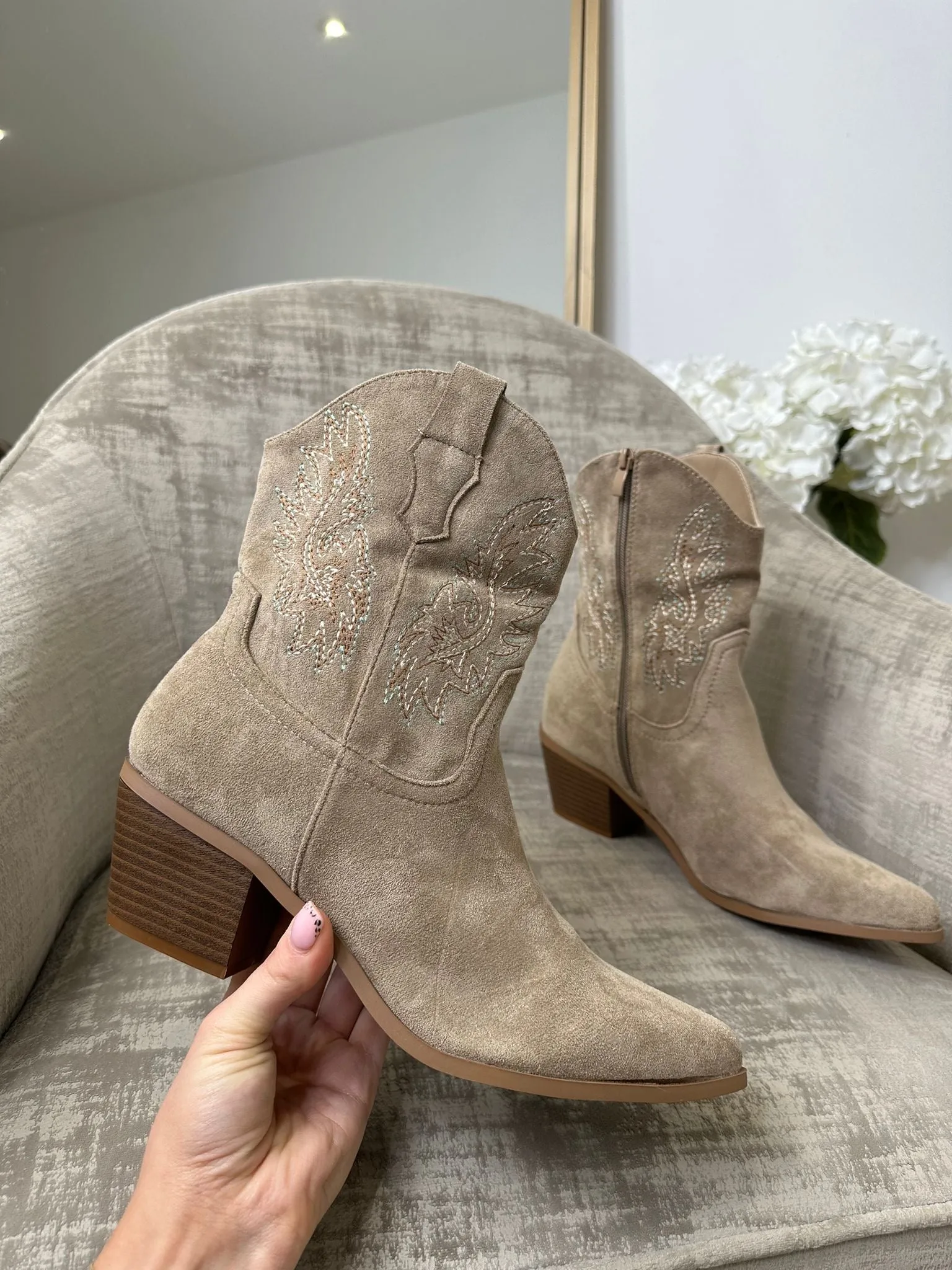 Savannah Short Suede Cowboy Boots - Light Brown