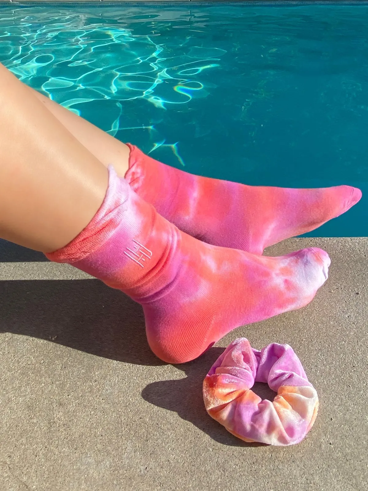 Tie Dye Sock & Scrunchie Set - Pink Tangerine